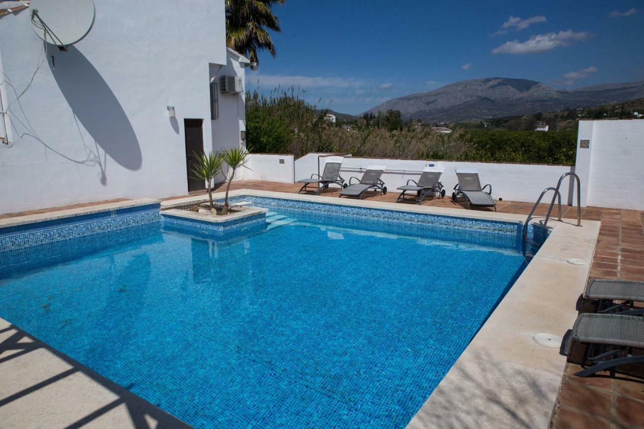 Bed and Breakfast Fuego Blanco Alora Exterior foto